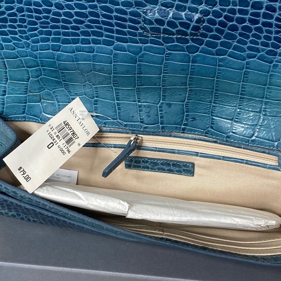 Ann Taylor Emerald Leather Suede Boots & Clutch - Picture 7 of 16